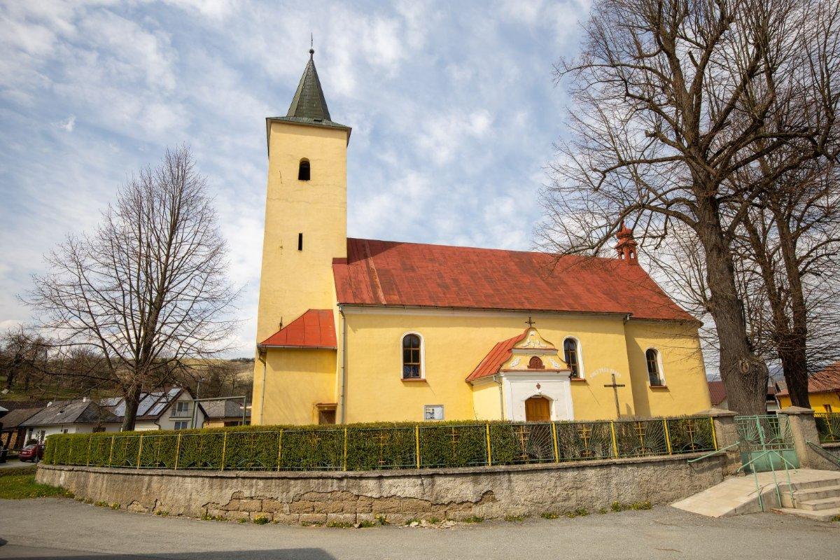 Dubovica - Kostol Obetovania Pána