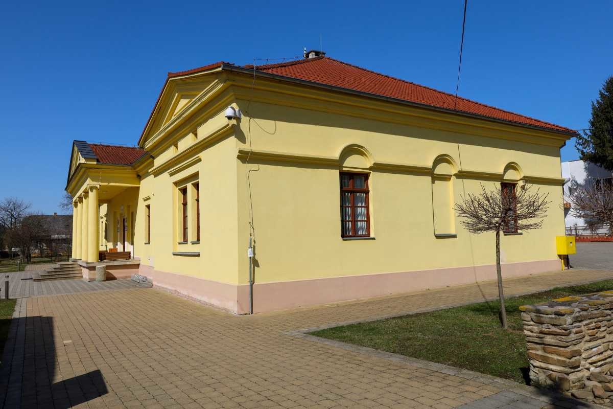 Klasicistická kúria, Pečovská N. Ves-4