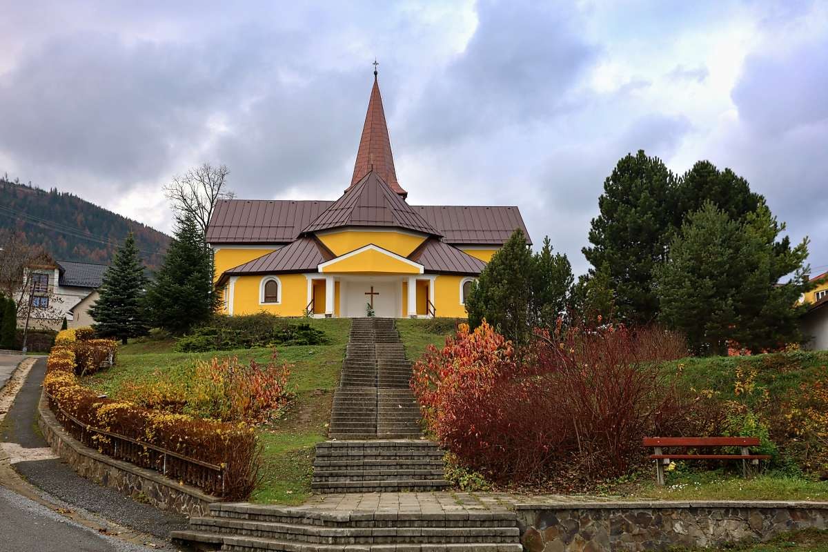 Kostol Najsvätejšej Trojice, Poloma
