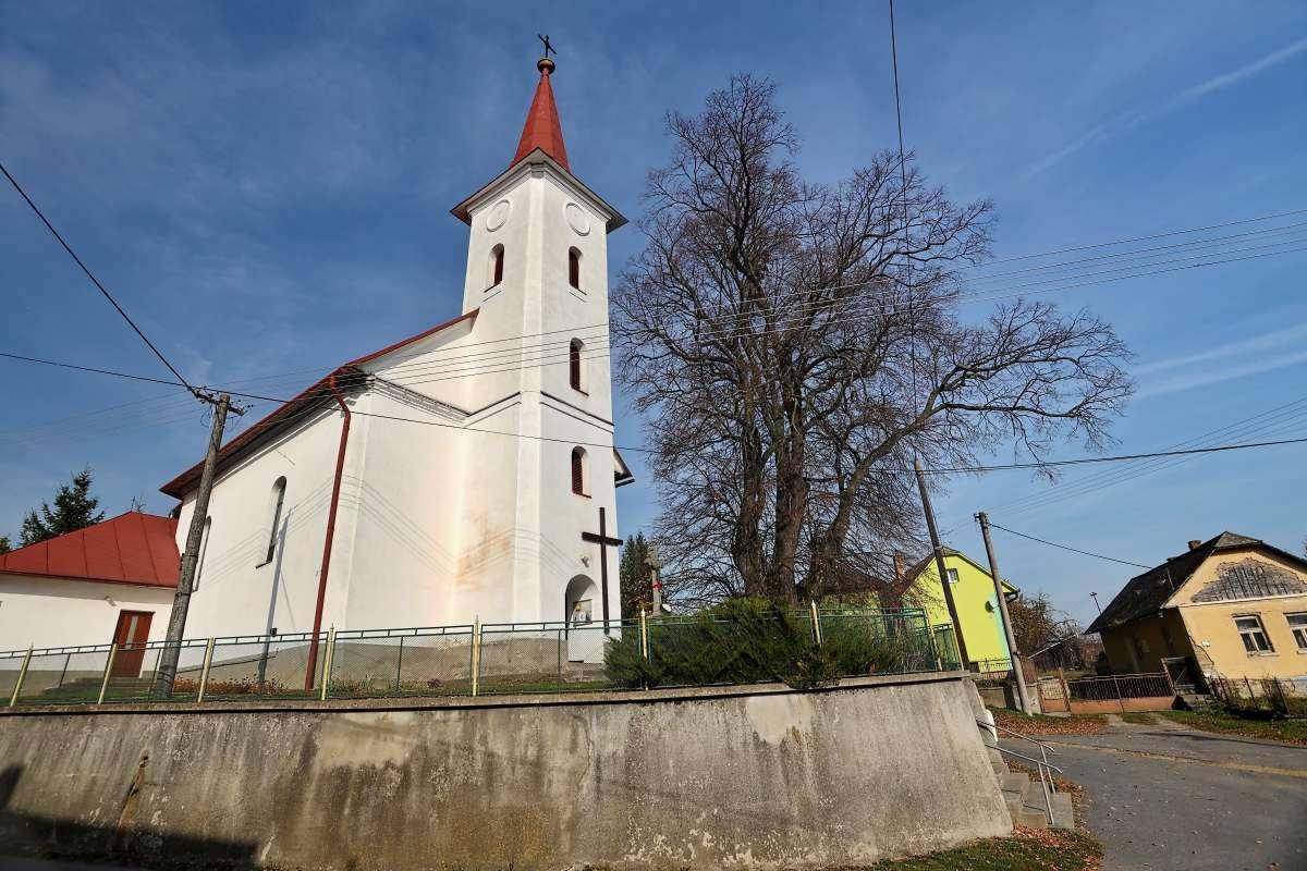 Kostol Povýšenia sv. Kríža, Močidľany (Jarovnice)