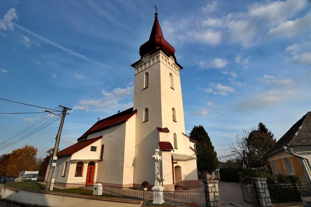 Kostol sv. Kozmu a Damiána, Ostrovany