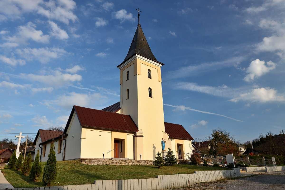Kostol všetkých svätých, Medzany
