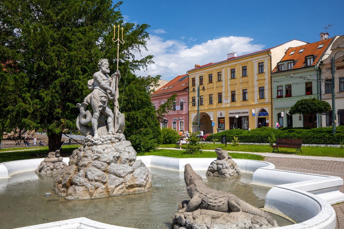 Neptúnová fontána Prešov-2