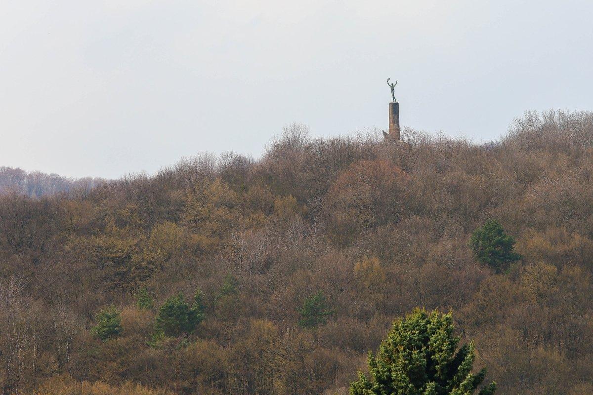 Pomník, Haniska